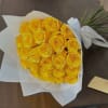 Bouquet of 50 yellow roses, the color of the paper may vary