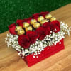 Beautiful box with roses, in combination with delicious chocolates, that will give