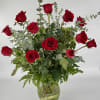 Delight your loved one with a stunning display of affection. Our dozen