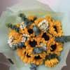 A celebration of light and vitality.
This bouquet of 20 sunflowers unfolds in