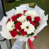 4 rosas blancas y 12 rosas rojas 