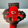 unidad de 40 rosas de saten rojas y negras y una gorra