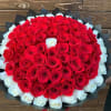 Buchon de 80 rosas rojas y gipso