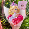 Mini ramo tematica de barbie, con rosas eternas elaboradas a mano color
