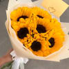 Llena de alegr&iacute;a cualquier momento con nuestro Ramo de Girasoles de 5