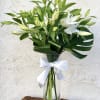Send thoughts of comfort and affection with this beautiful lily arrangement. 
Beautiful