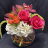 bubble bowl
hydrangea, orchids, roses, spray roses, green amaranthus and curly willow