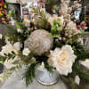 Elegant Winter glow centerpiece
Soft, sophisticated, and full of winter charm, this stunning