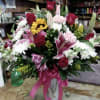 Designer choice of fresh cut flowers - in vase or wicker basket.

Colors