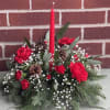 We love the simplicity of this holiday centerpiece. It&rsquo;s a thoughtful gift