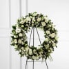 Splendor Wreath is a symbol of lasting love and kinship,
whether for the