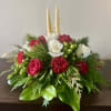 Our classic table arrangement is an idyllic centerpiece for your Christmas celebration.
