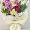 A romantic bouquet of fresh flowers in delicate colors,
hand-tied,suitable for any birthdayanniversary