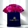 Enjoy our small velvet box with 24 fresh flowers 
Red and pink