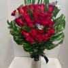 This organic bouquet consists of 24 roses, which can be in the