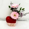 Share your heart with this sweet and modern floral gift. The blooms