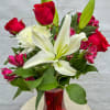 Sweetheart is a romantic, feel-good arrangement designed to make hearts flutter. Featuring