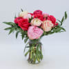 Amour is an adorable and luxurious design with only premium flowers including
