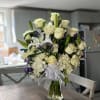  Elegant Design 
A classic arrangement that exudes sophistication and grace. This