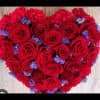 35 primiun roses
1 luxury heart-shaped box size L