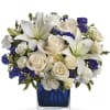 Send someone a bit of heaven with this beautiful bouquet. Luxurious cr&egrave;me