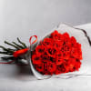 Simply but elegant. Go classic with this bouquet!

24 red roses and white