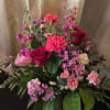 This high status bouquet is a quality expression of a noble romance.