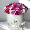 Enjoy fresh roses 30 roses in our beautiful velvet white/cream box. Surprise