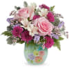 Make Mom smile with Teleflora's Dream in Bloom Bouquet, a lovely blend