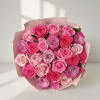 Experience timeless elegance with this bouquet of 25 premium roses. Hand-selected and