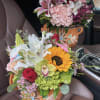 Sunlit and tender at once, this &lsquo;Flores De La Olla&rsquo; flower arrangement