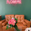 A stunning combination of elegance and chic! With 2 dozen Beautiful seasonal