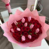 Perfect combination of red roses and tulips 
STANDAR 20 &amp; 10 TULIPS