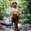 Tropical Florals Hawaii, an Oahu-based florist, offers a professional photo shoot experience