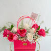 Make your gift stand out from the very first moment with this