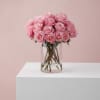100 - 200 premium roses in red or pink.
Long stems (80&ndash;100 cm)