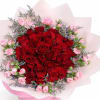Un arreglo delicado y romantico q combina la intencidad de las rosas