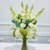 Nothing short of graceful, this elegant arrangement will be best at your