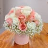 arreglo de rosas en coleres pastel 
frescas y bonitas
