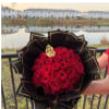 Elegant bouquet of fresh red roses, perfect for romantic occasions and special