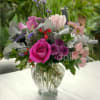Soft colored mixed bouquet.