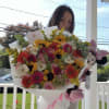 Ramo incluye un mix de flores como: 
Girasoles
Gerberas mini blancas y hot