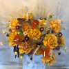 A rich and refined composition inspired by the warmth of autumn light