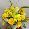 An arrangement suitable for any occasion.
Contains yellow roses, yellow lilies, yellow daisies
