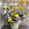 The hippie sister of the standard lemonade. This blooming floral piece has
