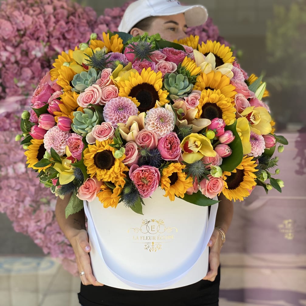 Anniversary Flowers Delivery Encino La Fleur Eclose