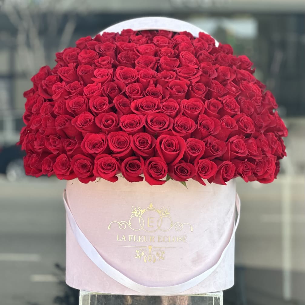 125 Roses in a signature box V