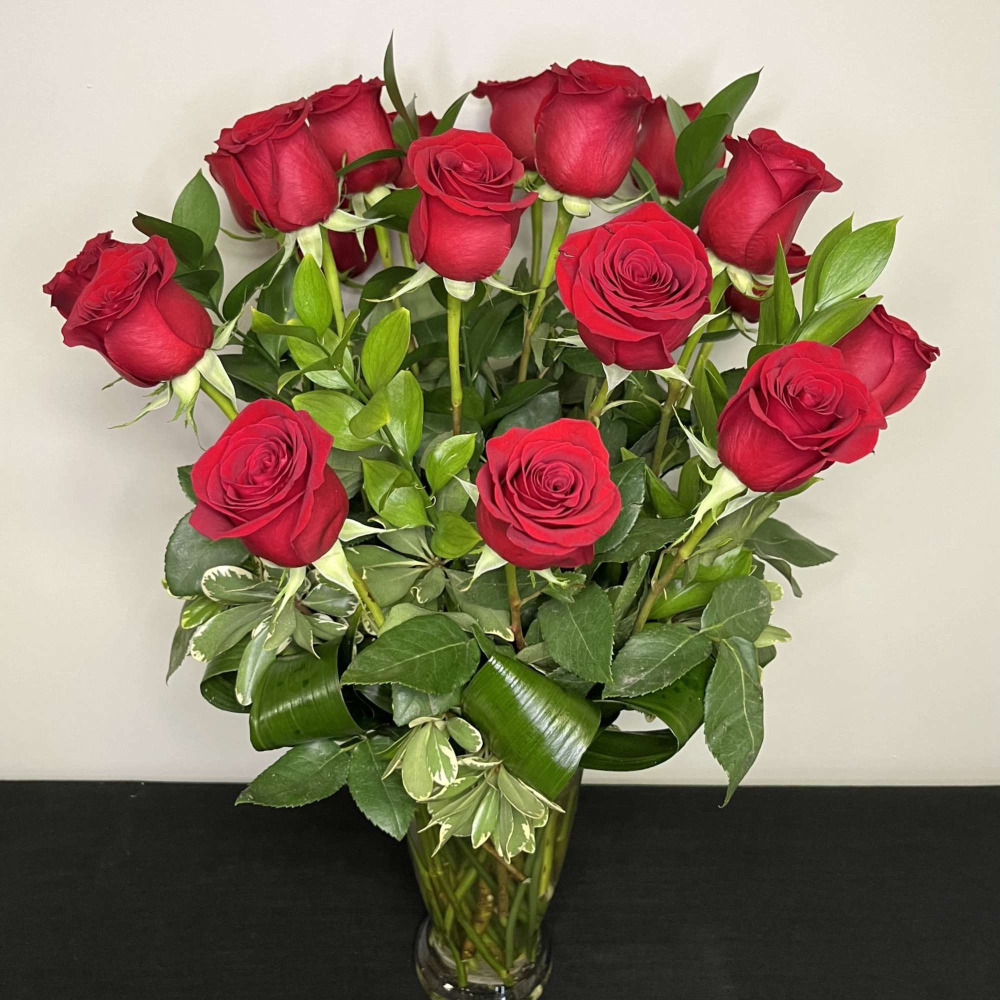 These dozen red roses are the classic romantic gift! Perfect for Valentine's