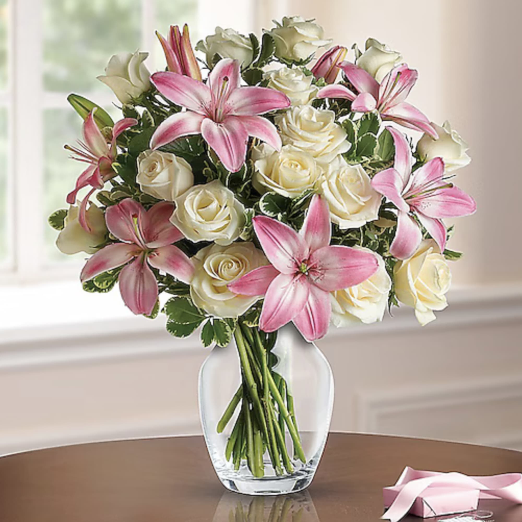 A romantic gift like this one is always appreciated. An eye-catching display