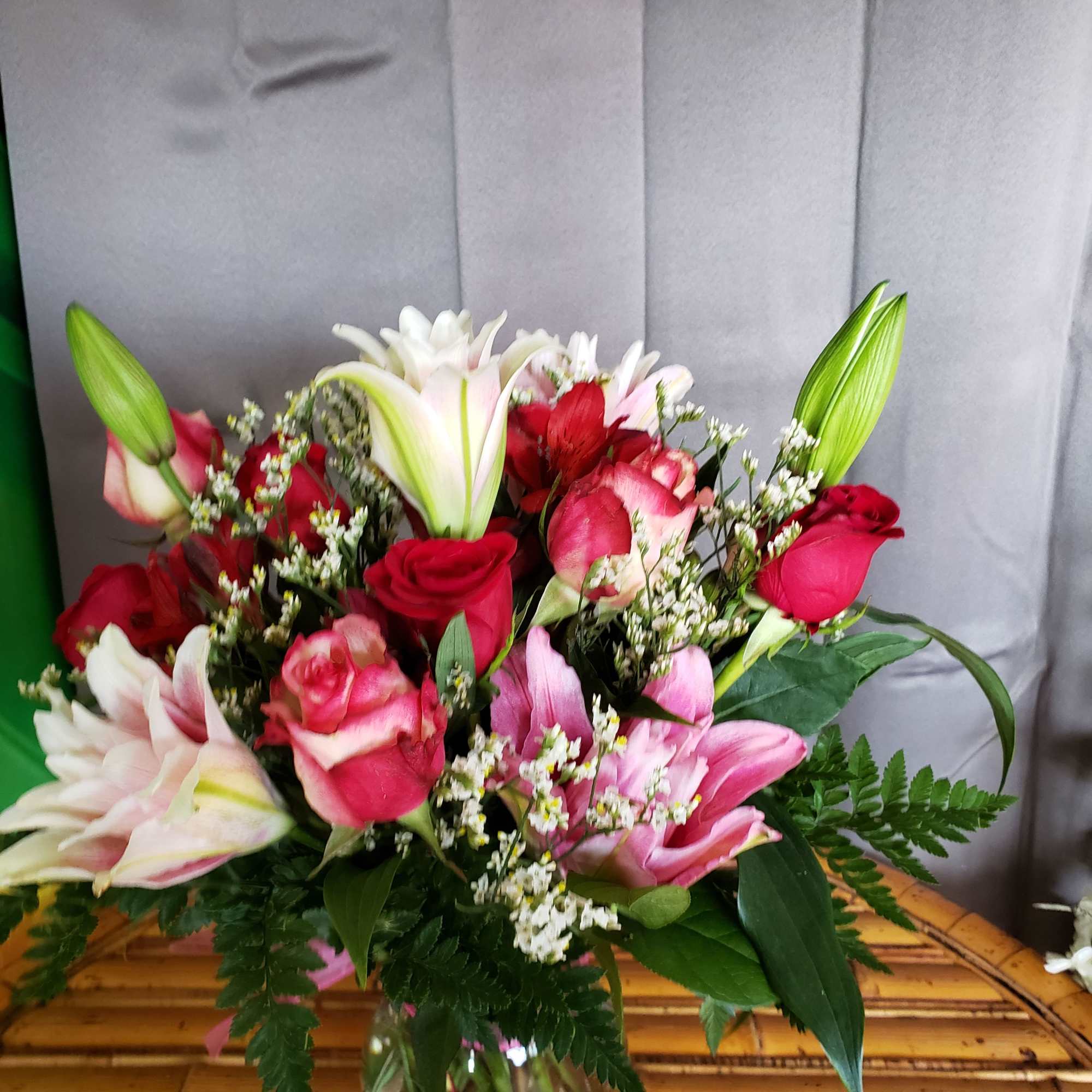 An artistic and bright arrangement, this crowd pleaser is as interesting as, photo 4 of 6